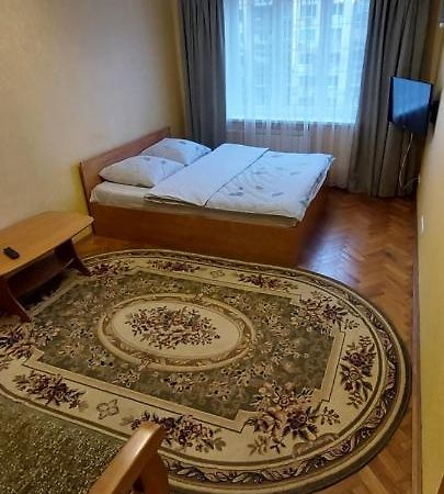 Apartment On Patriarkha Mstyslava Skrypnyka Street Kyiv Exterior photo