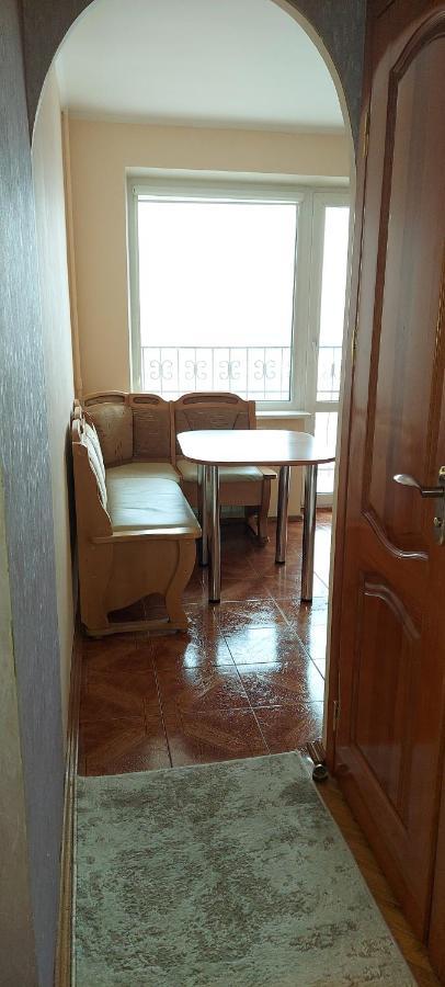 Apartment On Patriarkha Mstyslava Skrypnyka Street Kyiv Exterior photo