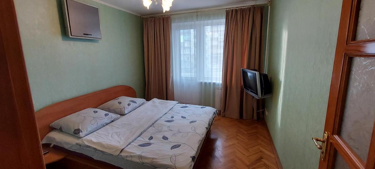 Apartment On Patriarkha Mstyslava Skrypnyka Street Kyiv Exterior photo