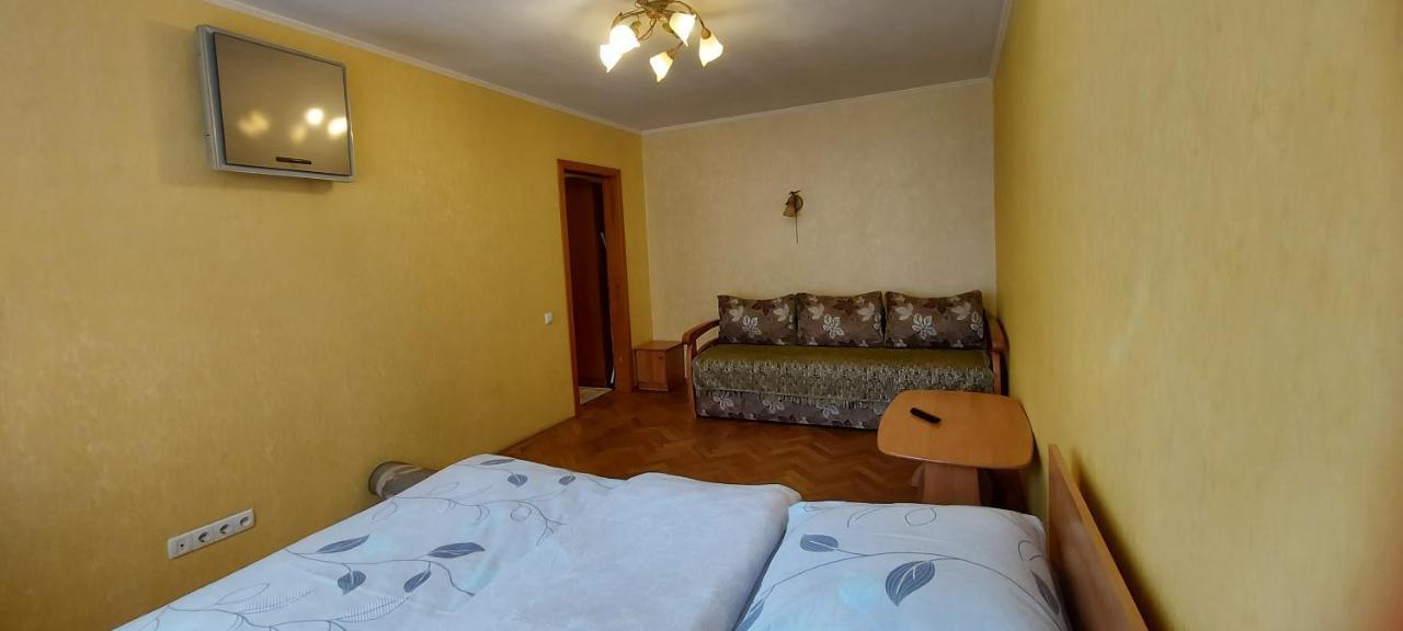 Apartment On Patriarkha Mstyslava Skrypnyka Street Kyiv Exterior photo